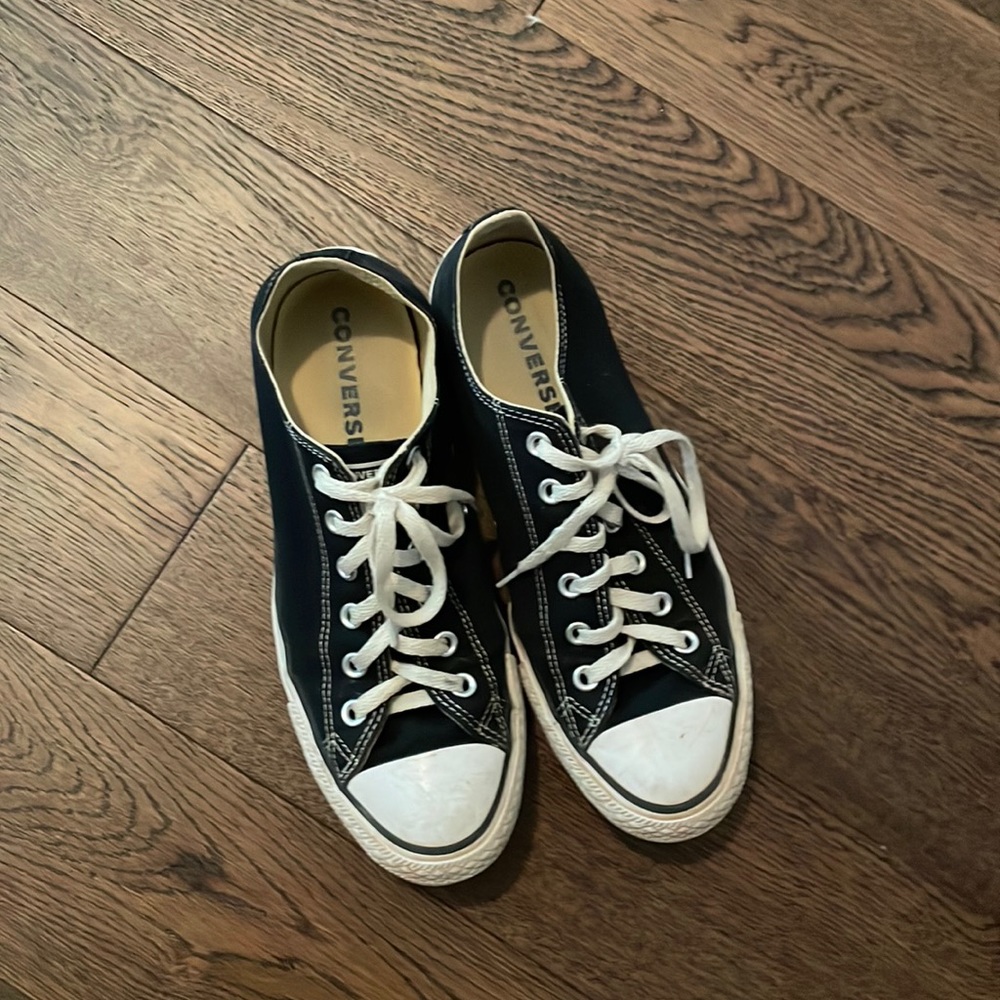 Black and white low rise converse
